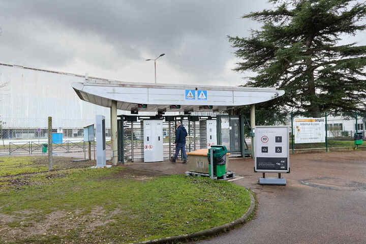 «<small class="fine d-inline"> </small>On n'a pas signé pour fabriquer des armes<small class="fine d-inline"> </small>» : l'inquiétude de salariés Renault face à un projet de drones militaires
