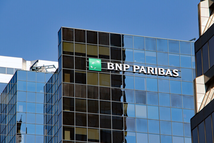 Les banques investissent 2 fois plus dans les fossiles que dans les renouvelables