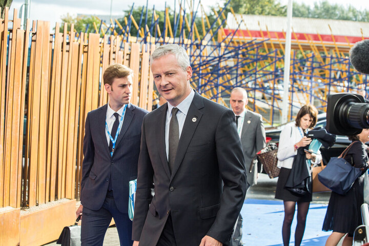 «<small class="fine d-inline"> </small>Pour combler le déficit, le gouvernement va encore se détourner de l'écologie<small class="fine d-inline"> </small>»