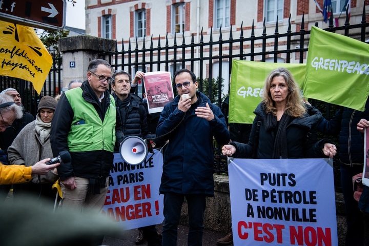 De nouveaux puits de pétrole aux portes de Paris : un «<small class="fine d-inline"> </small>non-sens absolu<small class="fine d-inline"> </small>» au tribunal