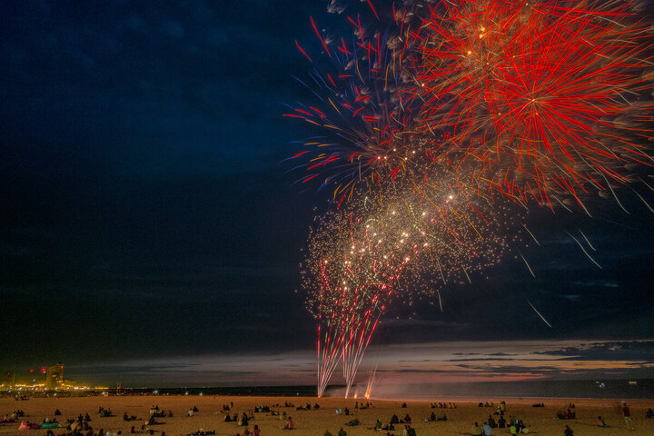 En Normandie, 21 feux d'artifice pour le D-Day au mépris des oiseaux protégés