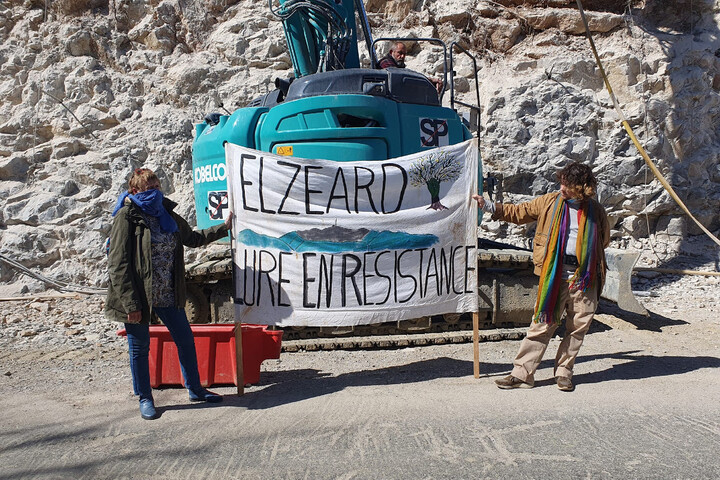 En Haute-Provence, des militants envahissent le chantier d'un parc photovoltaïque