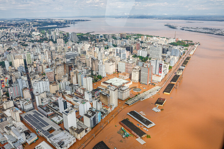 Des inondations monstre font plus de 150 morts au Brésil