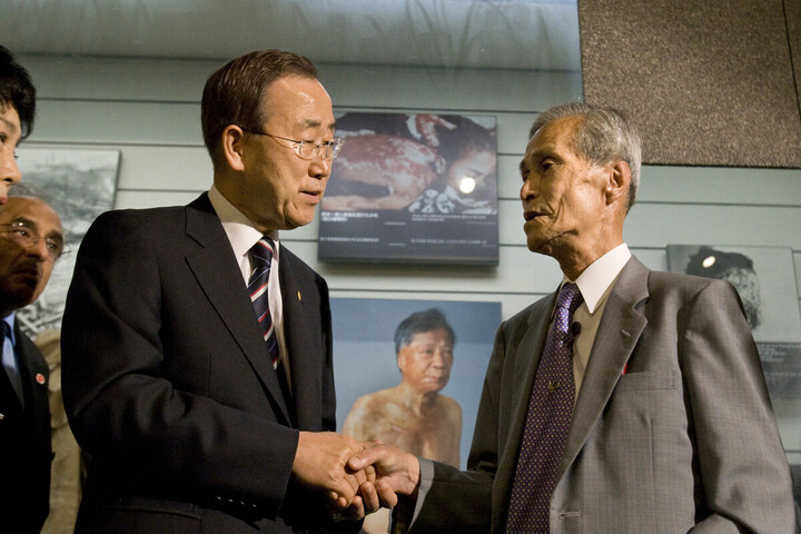 Des survivants d'Hiroshima et Nagasaki reçoivent le prix Nobel de la paix
