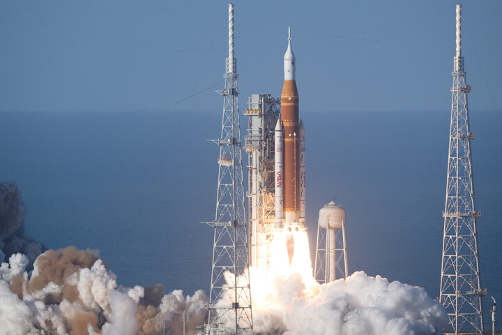 La mission spatiale Artemis-2 a émis plus de 2 000 tonnes de <span class="caps">CO</span>₂ équivalent