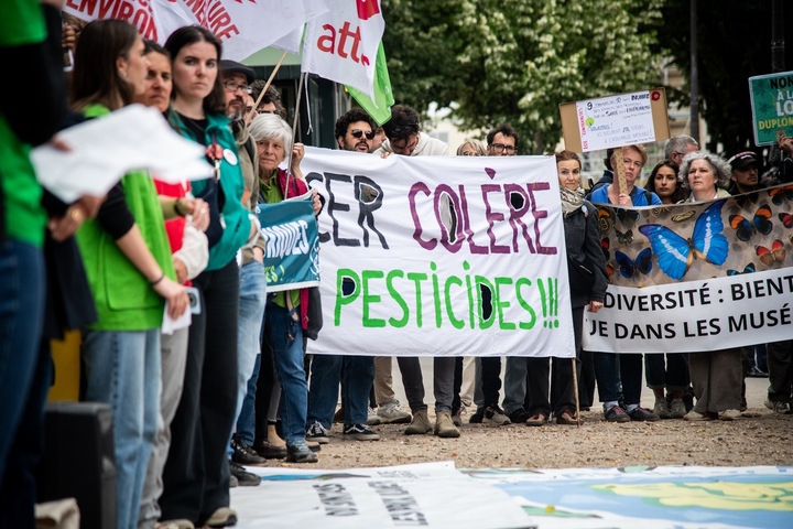 Ravages des pesticides : des citoyens lancent un outil innovant qui rassemble 2 000 études