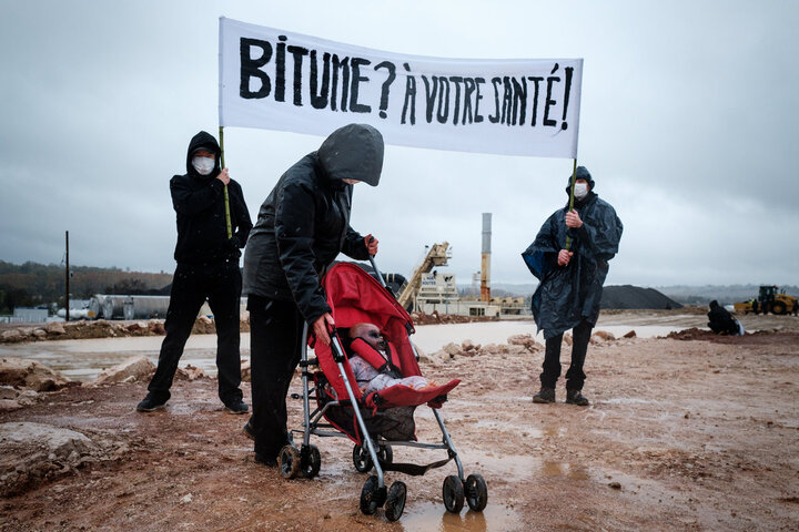 «<small class="fine d-inline"> </small>Elles empoisonnent le territoire<small class="fine d-inline"> </small>» : les riverains de l'A69 veulent stopper les centrales à bitume