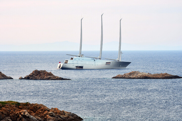Îles privées, piscines fortifiées... Ces boîtes qui font du blé sur la survie des riches