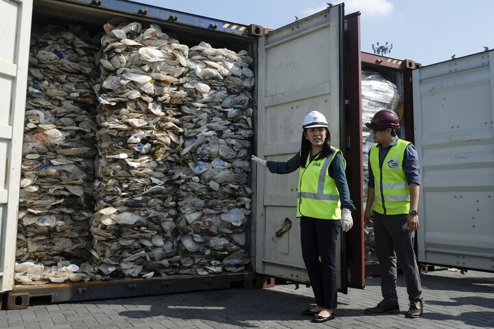 Comment nos déchets plastiques se retrouvent illégalement en Malaisie