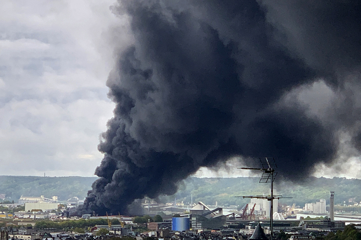 Six ans après l'incendie de Lubrizol, une pollution massive aux <span class="caps">PFAS</span>