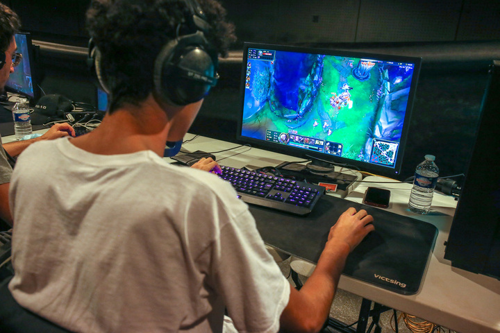 La <span class="caps">FNSEA</span> et ses lobbies infiltrent le jeu vidéo «<small class="fine d-inline"> </small>League of Legends<small class="fine d-inline"> </small>»