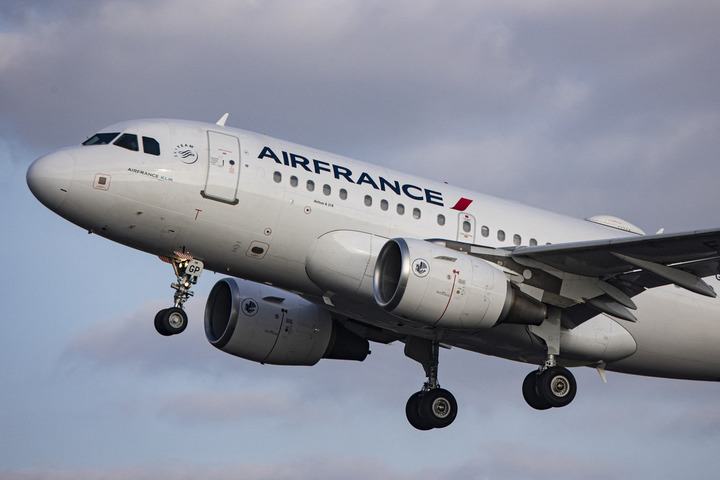Avion : et si on limitait à deux allers-retours par an<small class="fine d-inline"> </small>?