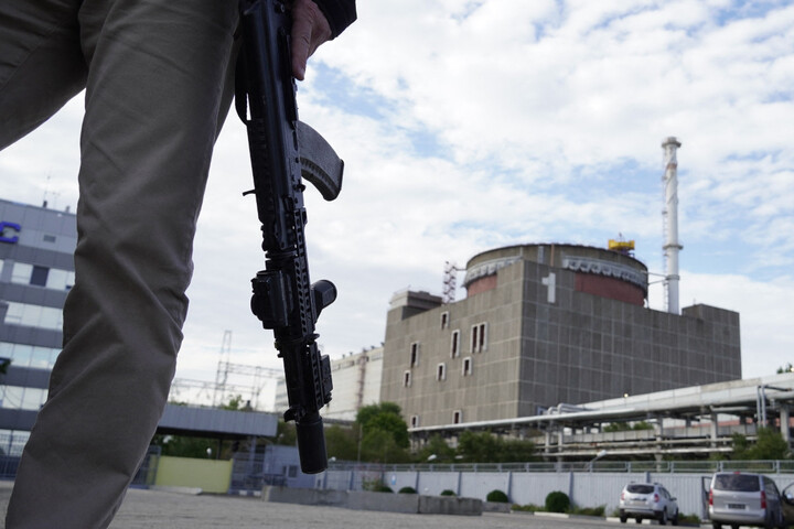 Passages à tabac, arrestations, menaces... La centrale de Zaporijia, au cœur de la guerre en Ukraine