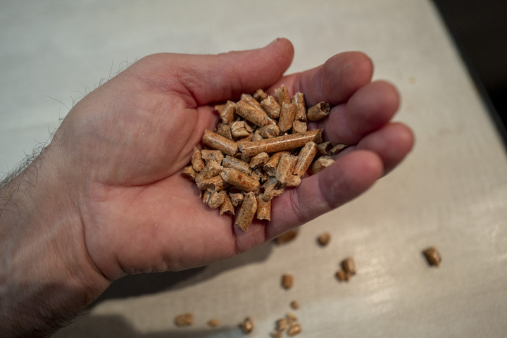 Le chauffage au bois est une source majeure de pollution, selon l'Anses