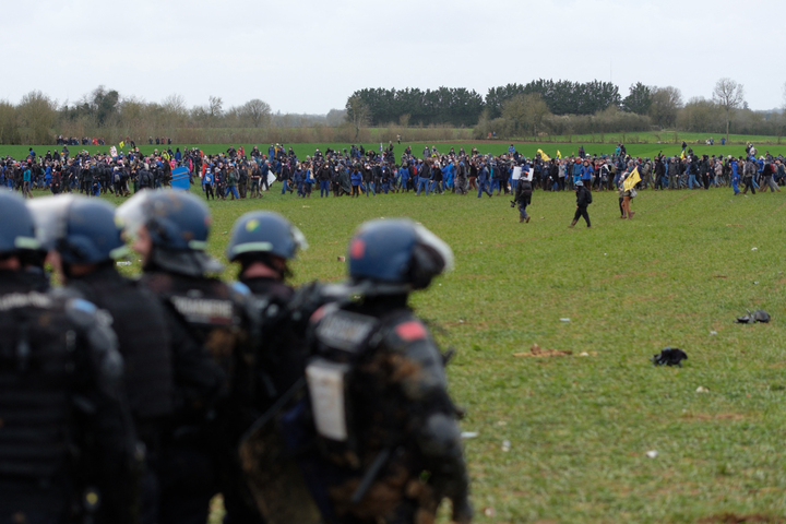 Violences de gendarmes à Sainte-Soline : l'enquête classée sans suite