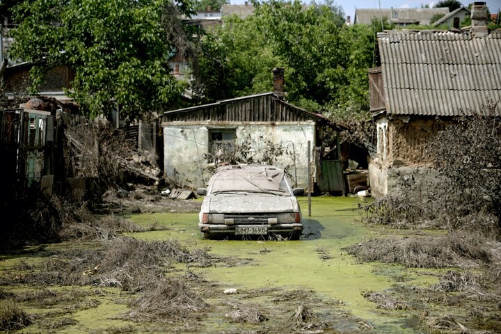 Greenpeace s'installe en Ukraine : «<small class="fine d-inline"> </small>La guerre est un fardeau toxique<small class="fine d-inline"> </small>»