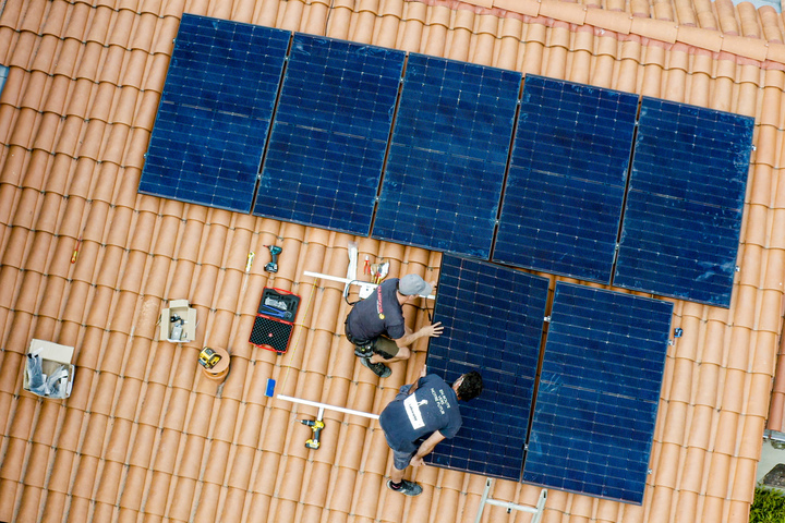 Comment un décret va signer la mort de l'énergie solaire alternative