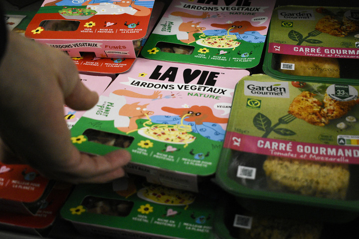 Véganes, mais ultratransformés : pourquoi les substituts à la viande ne sont pas toujours sains