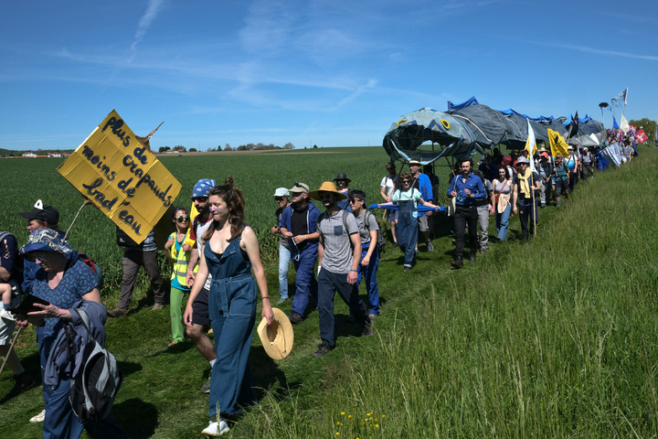 «<small class="fine d-inline"> </small>L'eau n'a pas de frontières<small class="fine d-inline"> </small>» : de la France à l'Italie, la convergence des luttes pour l'eau
