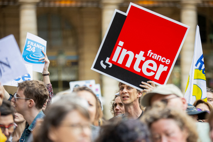 «<small class="fine d-inline"> </small>La Terre au carré<small class="fine d-inline"> </small>», «<small class="fine d-inline"> </small>Secrets d'info<small class="fine d-inline"> </small>» : France Inter met l'écologie sous le tapis