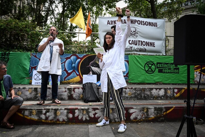 Des militants écolos risquent la prison pour avoir dénoncé les <span class="caps">PFAS</span> d'Arkema
