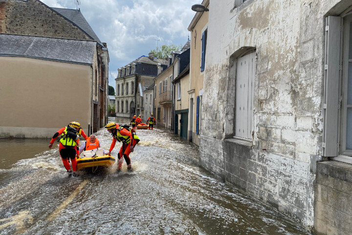 «<small class="fine d-inline"> </small>L'eau nous fait peur, alors on veut la contrôler<small class="fine d-inline"> </small>»