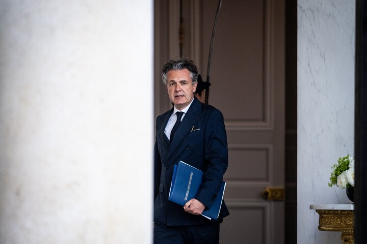 Départ de Christophe Béchu, un ministre de l'Écologie inaudible