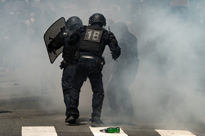 «<small class="fine d-inline"> </small>Ne banalisons plus la violence de l'État, humiliante et illégale<small class="fine d-inline"> </small>»