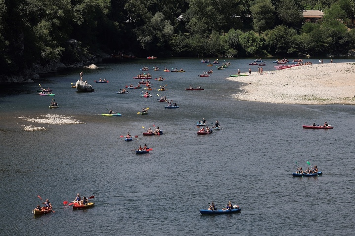 «<small class="fine d-inline"> </small>On détourne l'eau de la Loire pour soutenir le surtourisme dans l'Ardèche<small class="fine d-inline"> </small>»
