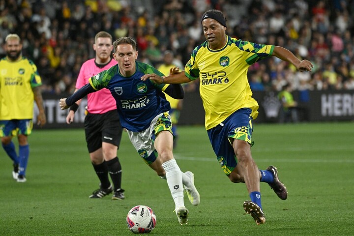 Ronaldinho en jet privé : ses folles virées de la <span class="caps">COP29</span> à Angers