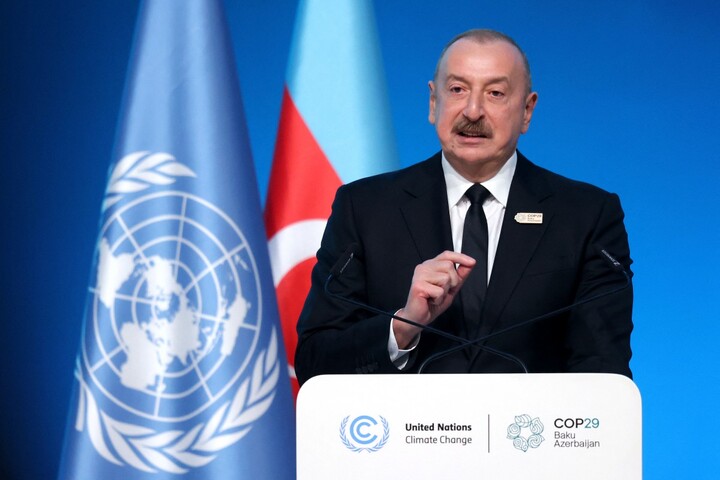 Aliyev, Orbàn, Meloni... La <span class="caps">COP29</span> accueille le gratin d'extrême droite mondial
