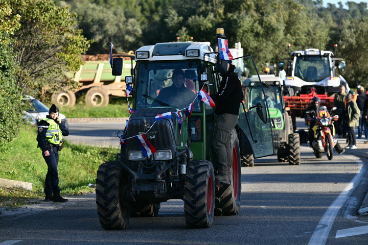 Derrière les manifestations agricoles, «<small class="fine d-inline"> </small>un combat de coqs<small class="fine d-inline"> </small>» entre syndicats