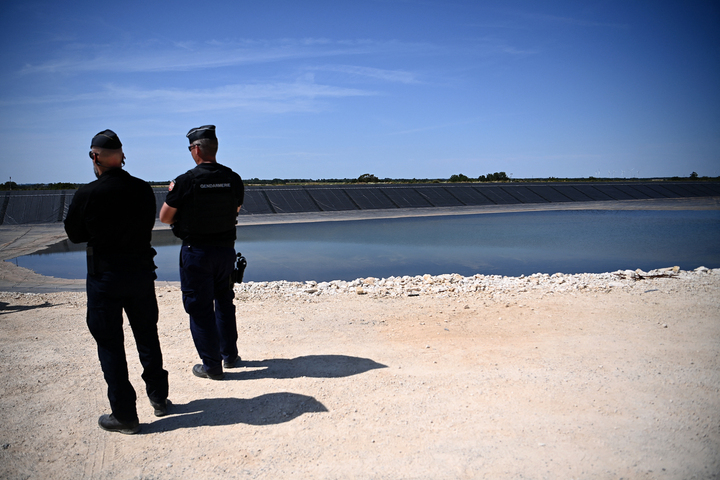 Malgré l'interdiction, la mégabassine de Sainte-Soline a continué à être remplie