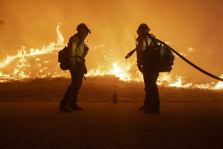 Près de Los Angeles, un nouvel incendie progresse rapidement