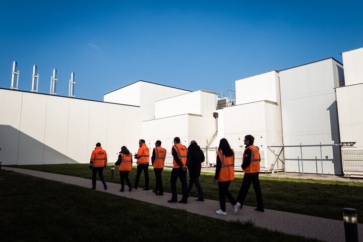 Data centers : le soutien «<small class="fine d-inline"> </small>effréné<small class="fine d-inline"> </small>» du gouvernement dénoncé dans un rapport parlementaire