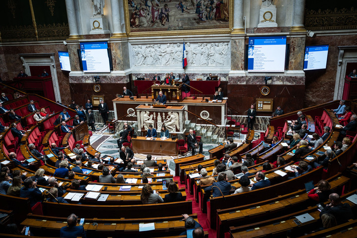 Aide militaire à l'Ukraine : la fin du pacifisme pour Les Écologistes<small class="fine d-inline"> </small>?