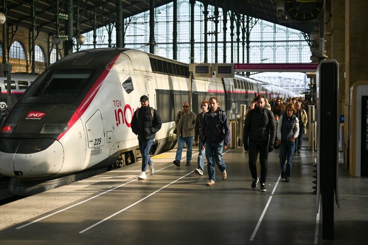 <span class="caps">TGV</span> complets, billets hors de prix : pourquoi prendre le train est devenu une galère