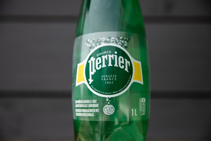 Fraude aux eaux minérales : Nestlé peut continuer à vendre du Perrier
