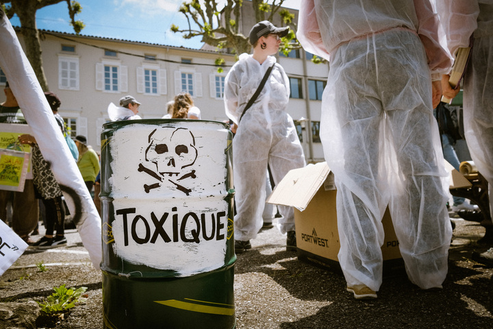 Des mines dans leur jardin<small class="fine d-inline"> </small>? Des habitants refusent 
