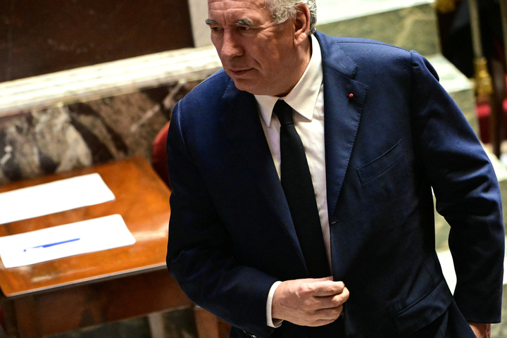 Chute de Bayrou : «<small class="fine d-inline"> </small>Un épisode de plus dans la dérive antidémocratique du macronisme<small class="fine d-inline"> </small>» 