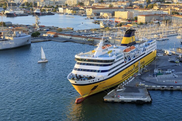 En Europe, les ferries émettent autant de <span class="caps">CO</span><sub>2</sub> que 6,6 millions de voitures 