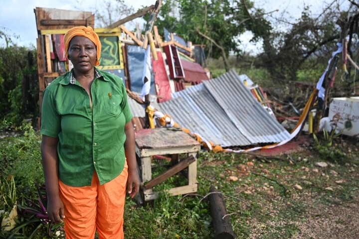 «<small class="fine d-inline"> </small>Tout est perdu<small class="fine d-inline"> </small>» : après l'ouragan Melissa, une lente reconstruction attend la Jamaïque