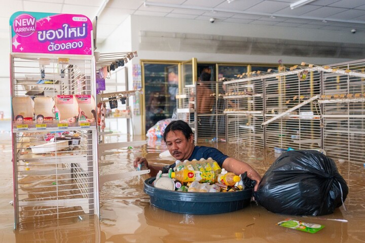 Crues et typhons meurtriers en Thaïlande, aux Philippines et au Vietnam
