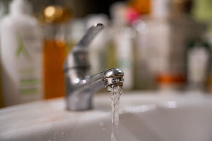 Omniprésent dans l'eau, le polluant éternel <span class="caps">TFA</span> classé toxique pour la reproduction