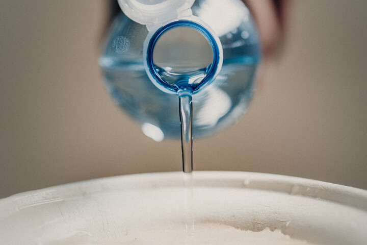 Une eau gazeuse Auchan et Carrefour concernée par une pollution aux <span class="caps">PFAS</span>