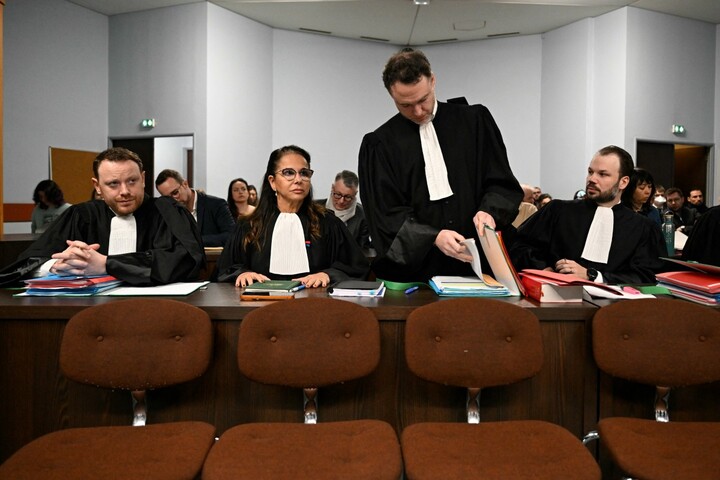 «<small class="fine d-inline"> </small>120 piscines de merde<small class="fine d-inline"> </small>» : 750 000 euros d'amende requis contre Nestlé Waters