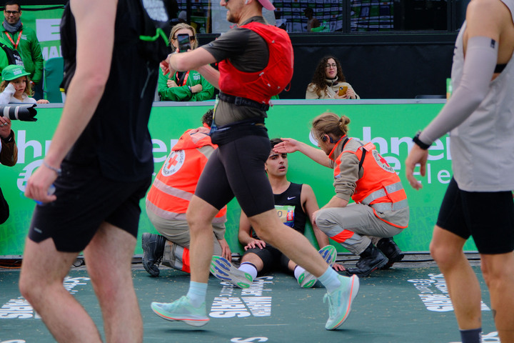 «<small class="fine d-inline"> </small>Tout le monde se renvoie la balle<small class="fine d-inline"> </small>» : pourquoi les événements sportifs sont maintenus malgré les fortes chaleurs