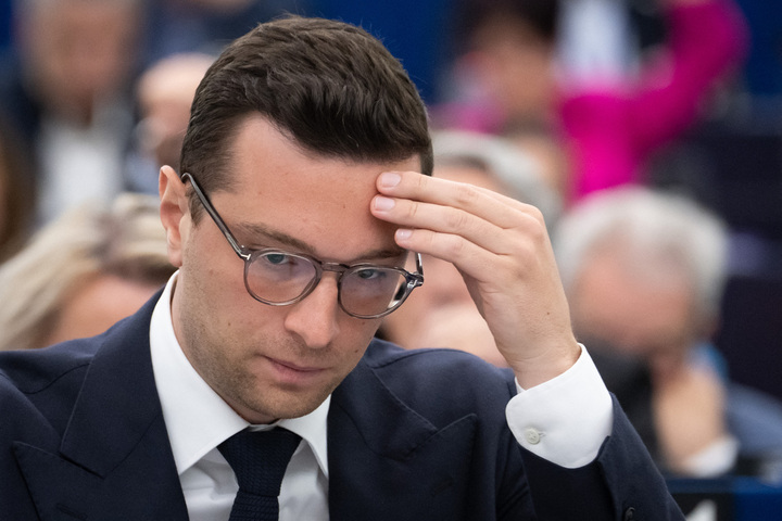«<small class="fine d-inline"> </small>Nous n'avons jamais été climatosceptiques<small class="fine d-inline"> </small>» : comment le <span class="caps">RN</span> a retourné sa veste