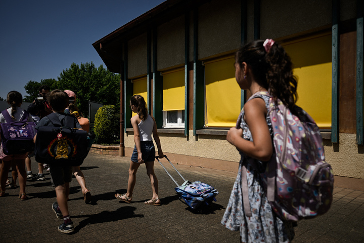53 °C sous la verrière de l'école... et des rénovations aux abonnés absents