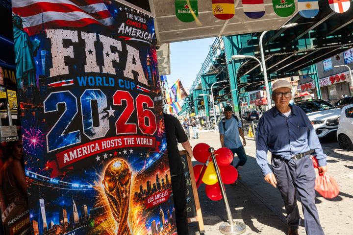 Coupe du monde de football : «<small class="fine d-inline"> </small>Cette course au gigantisme sert à enrichir la Fifa<small class="fine d-inline"> </small>»